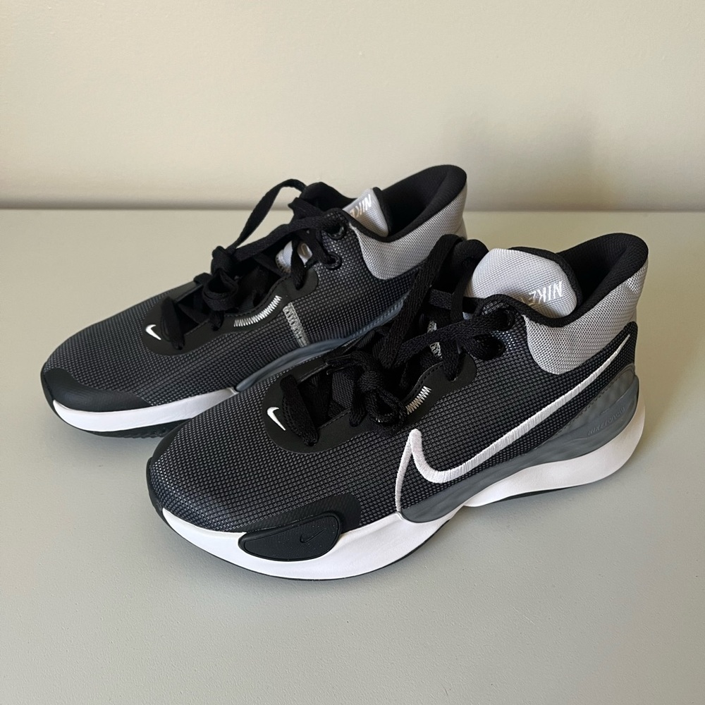 Nike Renew Elevate III Basketball Shoes 
Black White Wolf Grey